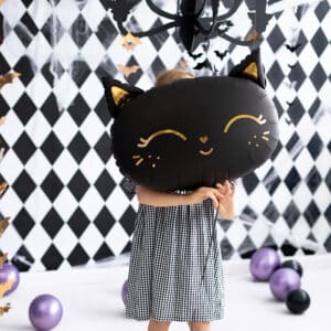 Must kass – fooliumist õhupall, 48×36 cm