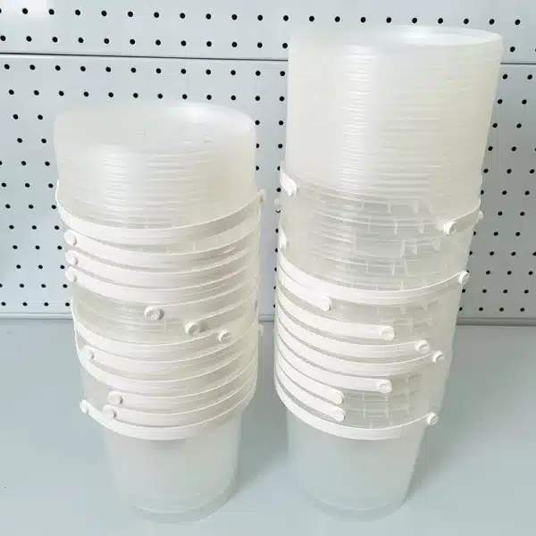 Plastämbrid sanga ja kaanega