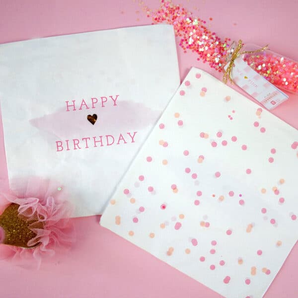 Valged Happy Birthday salvrätid